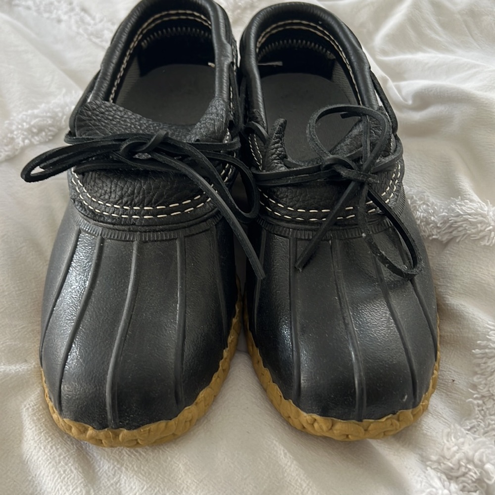 BRAND NEW - never been worn - LL Bean duck Boots - navy - Men’s 7 / Women’s 9